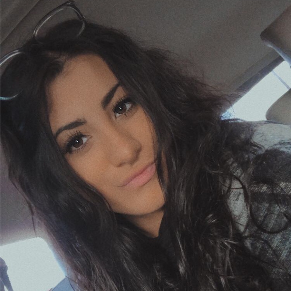 Meet your Posher, Gabriela